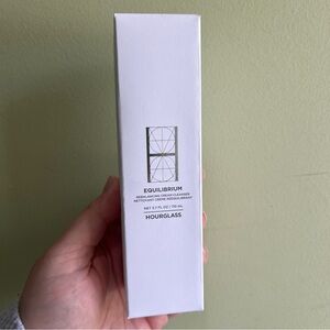 Hourglass EQUILIBRIUM REBALANCING CREAM CLEANSER brand new in box